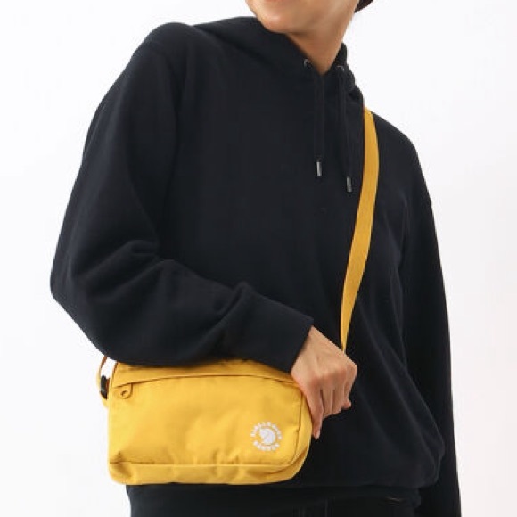 Fjallraven Tree-Kanken Pocket in Maple🍁 Yellow - Picture 1 of 7